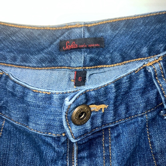 Sofia by Sofia Vergara Flared Jeans Size 6 - Picture 2 of 5